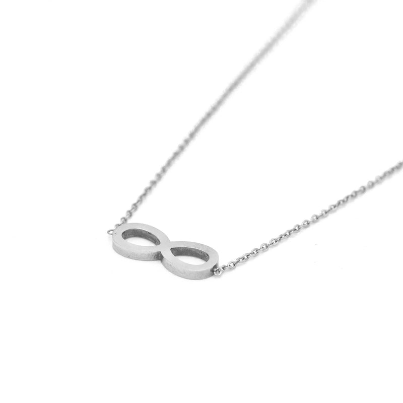 Collier Infinité en acier inoxydable argent.