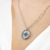 Collier Relique en acier inoxydable argent.