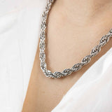 Collier Tressé en acier inoxydable argent.